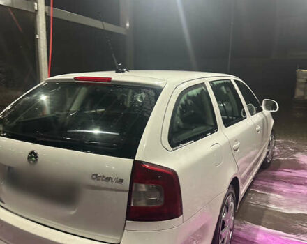 Белый Шкода Октавия, объемом двигателя 1.99 л и пробегом 413 тыс. км за 9250 $, фото 1 на Automoto.ua