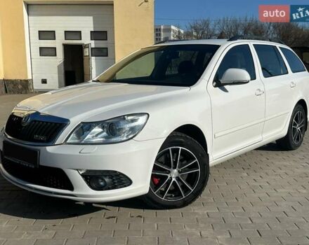 Белый Шкода Октавия, объемом двигателя 1.97 л и пробегом 251 тыс. км за 10450 $, фото 1 на Automoto.ua