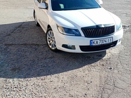 Белый Шкода Октавия, объемом двигателя 1.8 л и пробегом 164 тыс. км за 9000 $, фото 1 на Automoto.ua