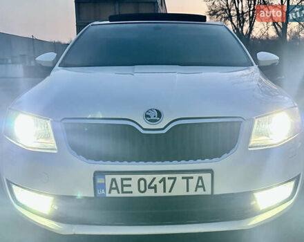 Білий Шкода Октавія, об'ємом двигуна 2 л та пробігом 305 тис. км за 12700 $, фото 1 на Automoto.ua