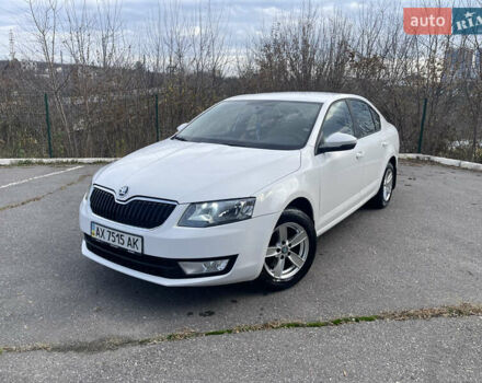 Белый Шкода Октавия, объемом двигателя 1.2 л и пробегом 117 тыс. км за 7999 $, фото 1 на Automoto.ua