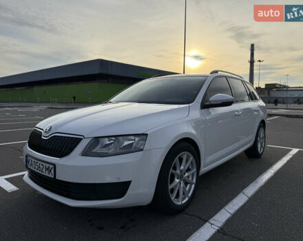 Белый Шкода Октавия, объемом двигателя 1.6 л и пробегом 330 тыс. км за 10200 $, фото 1 на Automoto.ua