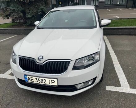 Белый Шкода Октавия, объемом двигателя 1.8 л и пробегом 217 тыс. км за 10000 $, фото 1 на Automoto.ua