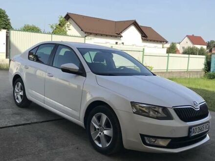 Шкода Октавия 2013 в Хусте на Automoto.ua Белый Шкода Октавия, объемом двигателя 1.6 л и пробегом 200 тыс. км за 11500 $, фото 1 на Automoto.ua