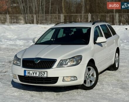 Белый Шкода Октавия, объемом двигателя 1.6 л и пробегом 256 тыс. км за 8999 $, фото 1 на Automoto.ua