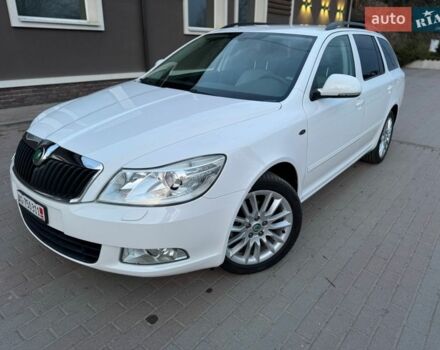Белый Шкода Октавия, объемом двигателя 2 л и пробегом 246 тыс. км за 10950 $, фото 1 на Automoto.ua