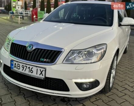 Белый Шкода Октавия, объемом двигателя 2 л и пробегом 240 тыс. км за 12800 $, фото 1 на Automoto.ua