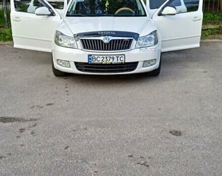 Белый Шкода Октавия, объемом двигателя 1.6 л и пробегом 270 тыс. км за 9100 $, фото 1 на Automoto.ua