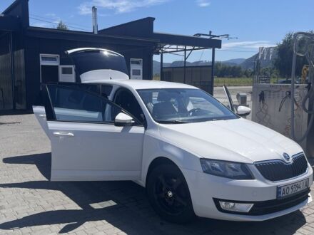 Белый Шкода Октавия, объемом двигателя 1.6 л и пробегом 250 тыс. км за 8250 $, фото 1 на Automoto.ua