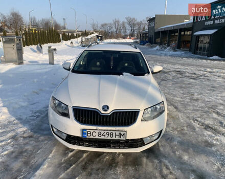 Белый Шкода Октавия, объемом двигателя 1.6 л и пробегом 300 тыс. км за 8800 $, фото 1 на Automoto.ua