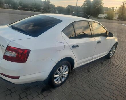 Белый Шкода Октавия, объемом двигателя 1.6 л и пробегом 2 тыс. км за 9000 $, фото 1 на Automoto.ua