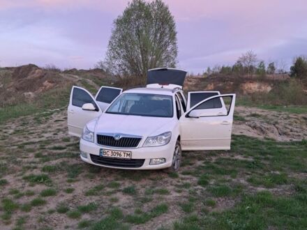 Белый Шкода Октавия, объемом двигателя 2 л и пробегом 278 тыс. км за 10300 $, фото 1 на Automoto.ua