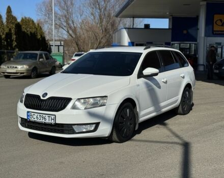 Белый Шкода Октавия, объемом двигателя 1.6 л и пробегом 300 тыс. км за 9999 $, фото 1 на Automoto.ua