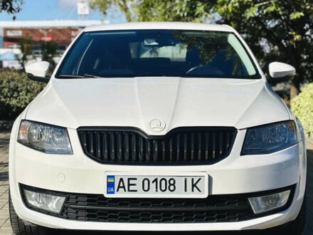 Шкода Октавия 2013 в Одессе на Automoto.ua Белый Шкода Октавия, объемом двигателя 1.6 л и пробегом 283 тыс. км за 12000 $, фото 1 на Automoto.ua