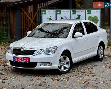 Білий Шкода Октавія, об'ємом двигуна 2 л та пробігом 223 тис. км за 10600 $, фото 1 на Automoto.ua