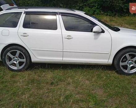 Білий Шкода Октавія, об'ємом двигуна 1.6 л та пробігом 295 тис. км за 7777 $, фото 1 на Automoto.ua
