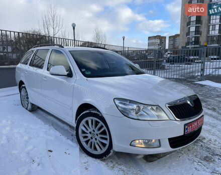 Белый Шкода Октавия, объемом двигателя 2 л и пробегом 218 тыс. км за 11950 $, фото 1 на Automoto.ua