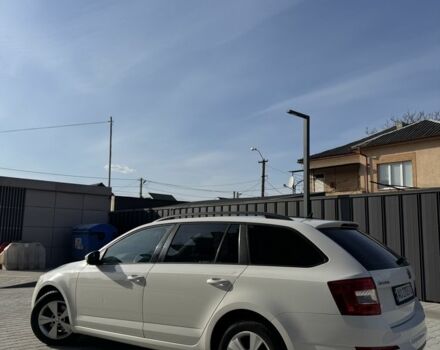 Белый Шкода Октавия, объемом двигателя 2 л и пробегом 348 тыс. км за 11000 $, фото 1 на Automoto.ua