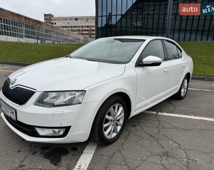 Белый Шкода Октавия, объемом двигателя 1.6 л и пробегом 227 тыс. км за 10900 $, фото 1 на Automoto.ua