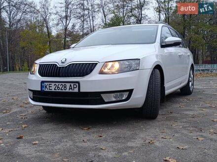 Білий Шкода Октавія, об'ємом двигуна 1.6 л та пробігом 276 тис. км за 10500 $, фото 1 на Automoto.ua