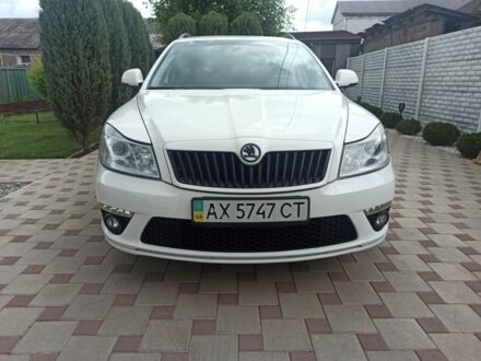 Белый Шкода Октавия, объемом двигателя 1.8 л и пробегом 125 тыс. км за 9600 $, фото 1 на Automoto.ua