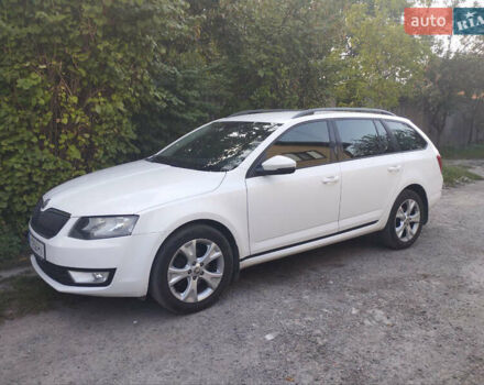 Белый Шкода Октавия, объемом двигателя 1.6 л и пробегом 280 тыс. км за 8950 $, фото 1 на Automoto.ua