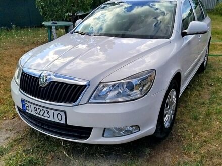 Белый Шкода Октавия, объемом двигателя 1.8 л и пробегом 222 тыс. км за 8400 $, фото 1 на Automoto.ua