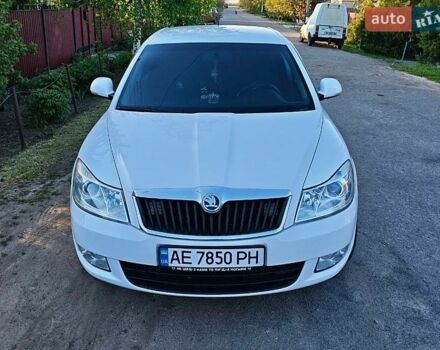 Белый Шкода Октавия, объемом двигателя 1.8 л и пробегом 245 тыс. км за 9300 $, фото 1 на Automoto.ua