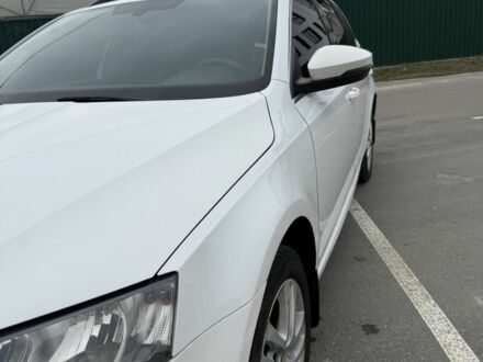 Шкода Октавия 2014 в Киеве на Automoto.ua Белый Шкода Октавия, объемом двигателя 1.6 л и пробегом 290 тыс. км за 9700 $, фото 1 на Automoto.ua