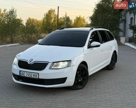 Белый Шкода Октавия, объемом двигателя 1.2 л и пробегом 247 тыс. км за 6999 $, фото 1 на Automoto.ua