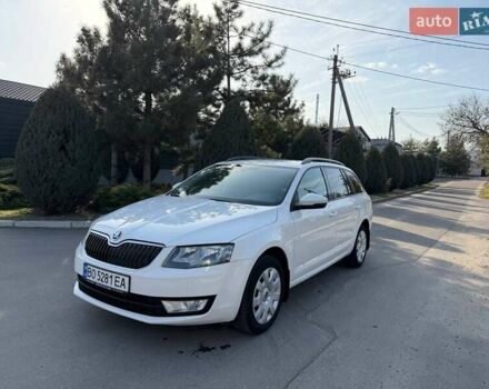 Белый Шкода Октавия, объемом двигателя 1.2 л и пробегом 228 тыс. км за 8500 $, фото 1 на Automoto.ua