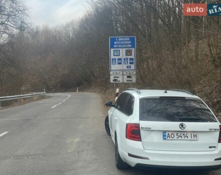 Белый Шкода Октавия, объемом двигателя 1.6 л и пробегом 190 тыс. км за 10900 $, фото 1 на Automoto.ua