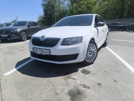 Белый Шкода Октавия, объемом двигателя 1.6 л и пробегом 260 тыс. км за 10300 $, фото 1 на Automoto.ua