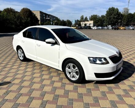 Белый Шкода Октавия, объемом двигателя 1.6 л и пробегом 247 тыс. км за 8800 $, фото 1 на Automoto.ua