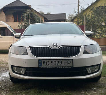 Белый Шкода Октавия, объемом двигателя 1.6 л и пробегом 250 тыс. км за 9100 $, фото 1 на Automoto.ua