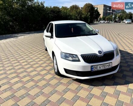 Белый Шкода Октавия, объемом двигателя 1.6 л и пробегом 247 тыс. км за 8800 $, фото 1 на Automoto.ua