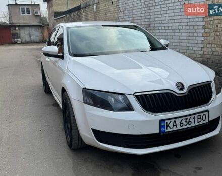 Белый Шкода Октавия, объемом двигателя 1.6 л и пробегом 320 тыс. км за 8250 $, фото 1 на Automoto.ua