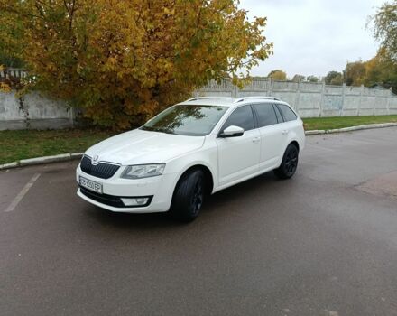 Белый Шкода Октавия, объемом двигателя 1.6 л и пробегом 227 тыс. км за 10000 $, фото 1 на Automoto.ua