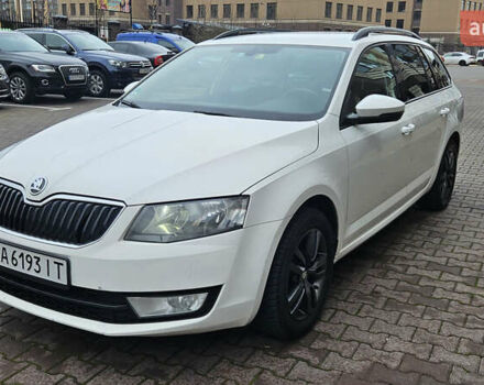 Белый Шкода Октавия, объемом двигателя 1.6 л и пробегом 303 тыс. км за 9700 $, фото 1 на Automoto.ua