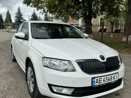 Білий Шкода Октавія, об'ємом двигуна 1.2 л та пробігом 159 тис. км за 8700 $, фото 1 на Automoto.ua