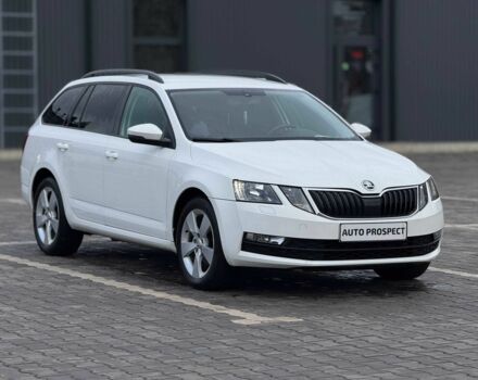 Белый Шкода Октавия, объемом двигателя 2 л и пробегом 259 тыс. км за 10999 $, фото 1 на Automoto.ua
