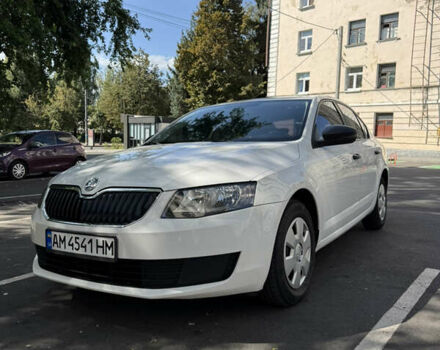 Білий Шкода Октавія, об'ємом двигуна 1.6 л та пробігом 216 тис. км за 9800 $, фото 1 на Automoto.ua