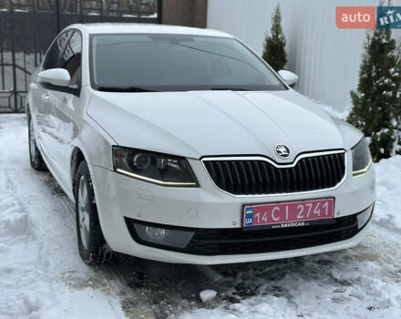Білий Шкода Октавія, об'ємом двигуна 1.6 л та пробігом 254 тис. км за 10900 $, фото 1 на Automoto.ua