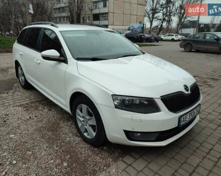 Белый Шкода Октавия, объемом двигателя 1.6 л и пробегом 227 тыс. км за 11700 $, фото 1 на Automoto.ua