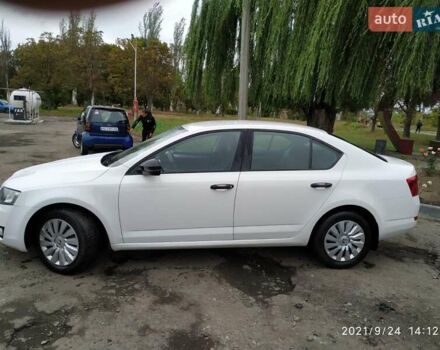 Белый Шкода Октавия, объемом двигателя 1.4 л и пробегом 202 тыс. км за 9999 $, фото 1 на Automoto.ua