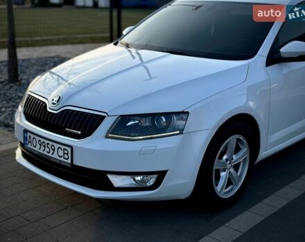 Белый Шкода Октавия, объемом двигателя 1.6 л и пробегом 270 тыс. км за 10900 $, фото 1 на Automoto.ua