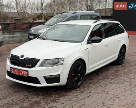 Белый Шкода Октавия, объемом двигателя 2 л и пробегом 230 тыс. км за 15200 $, фото 1 на Automoto.ua