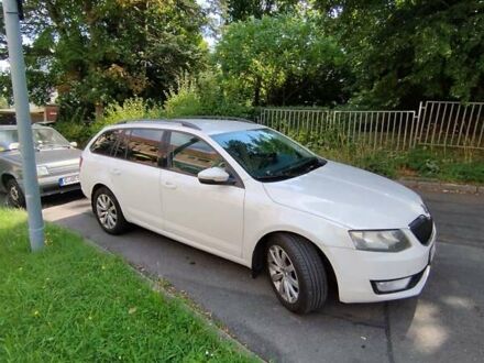 Белый Шкода Октавия, объемом двигателя 2 л и пробегом 280 тыс. км за 10500 $, фото 1 на Automoto.ua