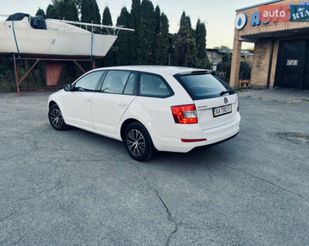 Білий Шкода Октавія, об'ємом двигуна 1.2 л та пробігом 23 тис. км за 8900 $, фото 1 на Automoto.ua