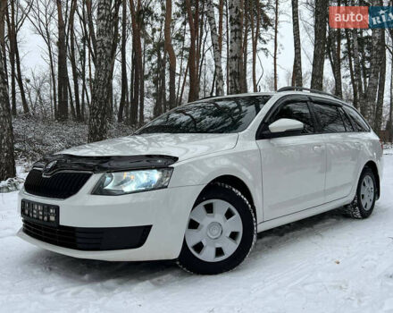 Белый Шкода Октавия, объемом двигателя 1.6 л и пробегом 210 тыс. км за 11200 $, фото 1 на Automoto.ua